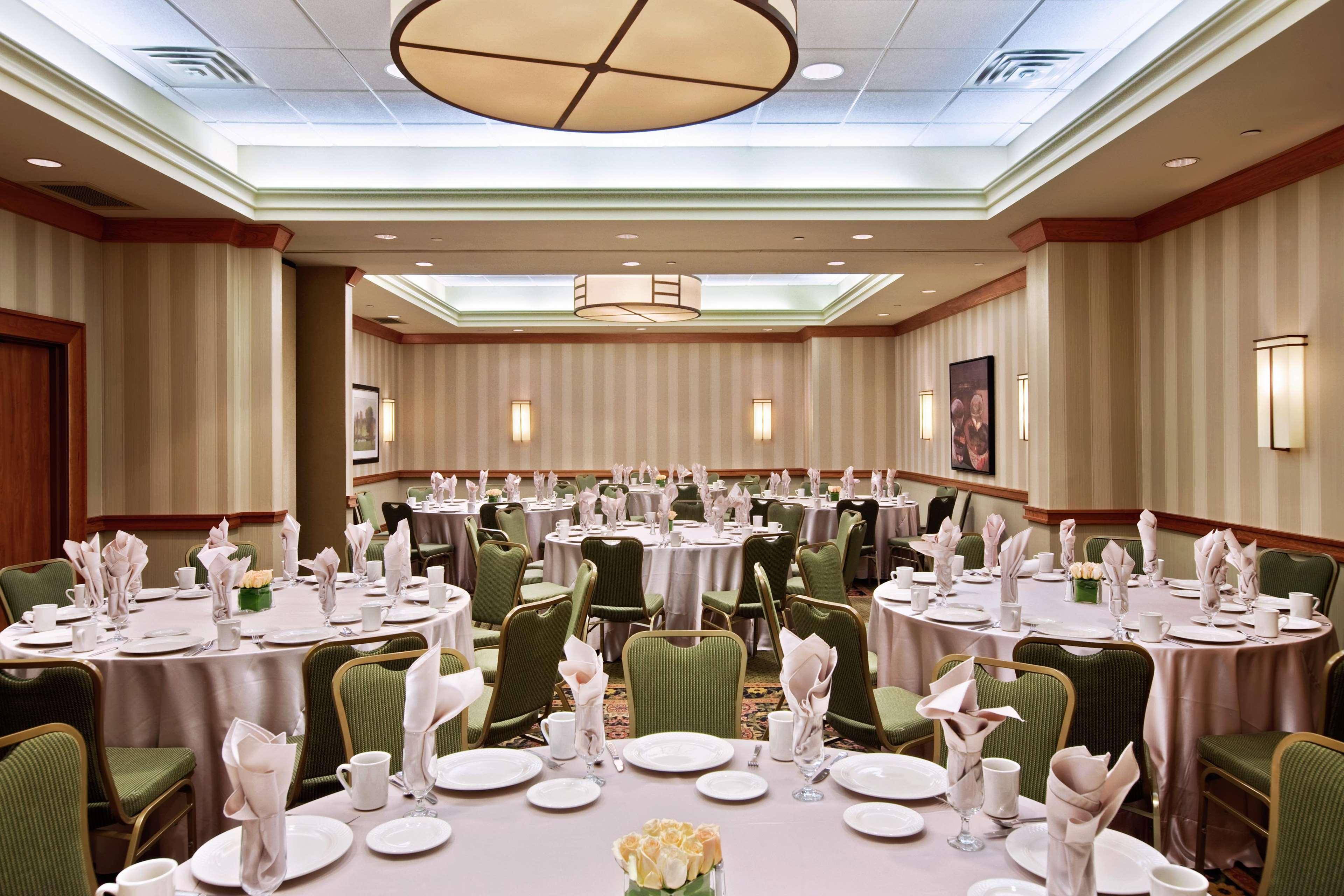 Hilton Suites Chicago/Oakbrook Terrace Restaurante foto